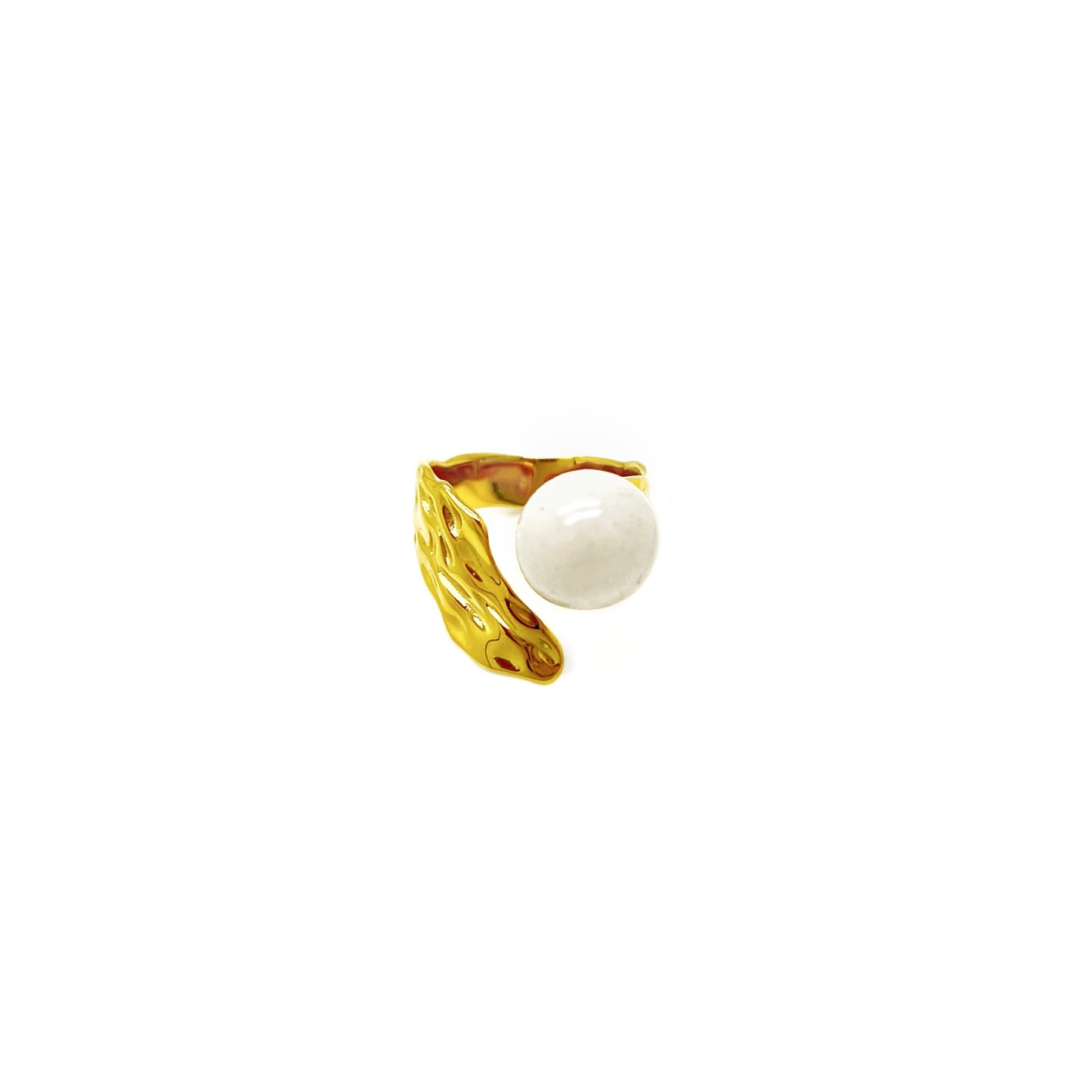 White sphere ring and gold tile